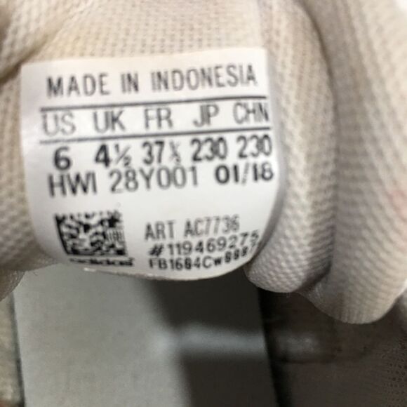 Custom distressed Bling Adidas! Super cute - Picture 8 of 10